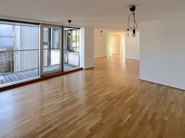 3 Zimmer Wohnung mit Balkon
