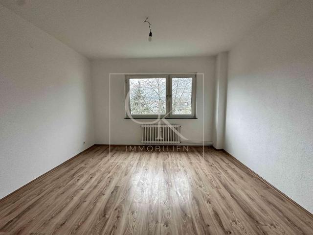 3 Zimmer Wohnung mit Balkon