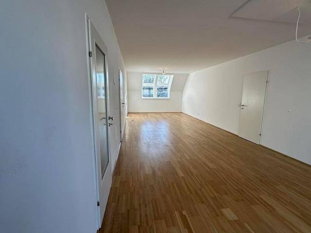 3 Zimmer Wohnung mit Balkon