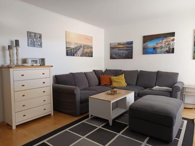 3 Zimmer Wohnung mit Balkon, Carport & zusätzlichem Hobbyraum mit eigenem Eingang