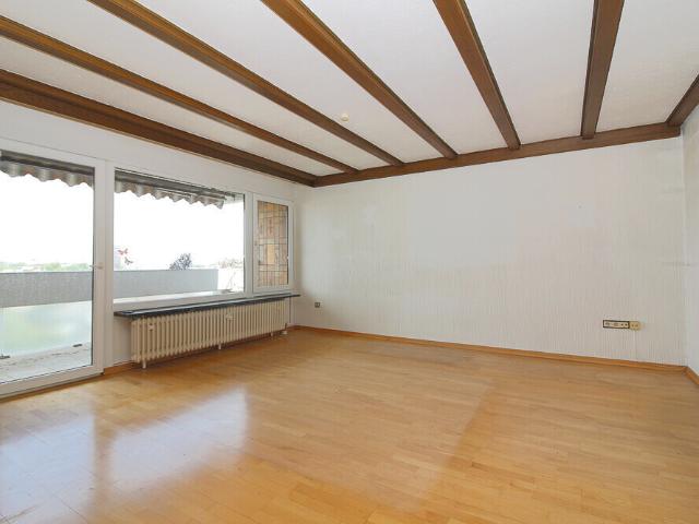 3 Zimmer Wohnung mit Balkon, Garage & viel Potenzial in Ludwigshafen