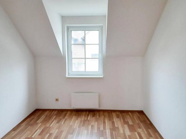 3 Zimmer Wohnung mit Balkon, Garagenstellplatz und Kellerabteil in ruhiger Lage