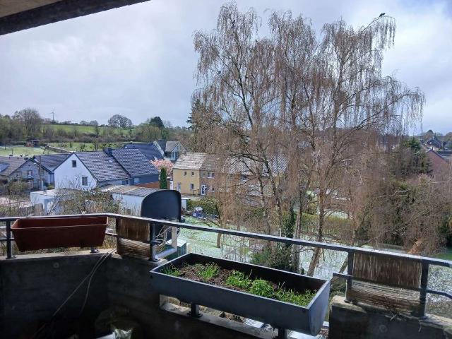 3 Zimmer Wohnung mit Balkon & Gäste WC