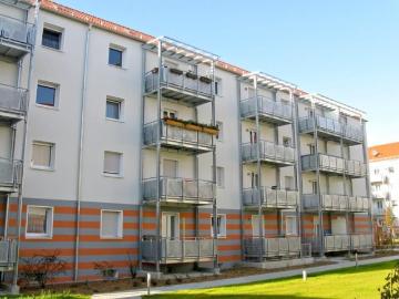 3 Zimmer Wohnung mit Balkon im 1. Stock