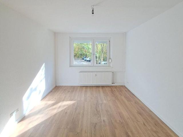 3 Zimmer Wohnung mit Balkon in Lichtenberg sucht neue Mieter!