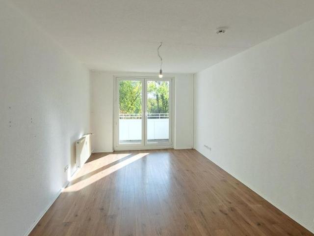 3 Zimmer Wohnung mit Balkon in ruhiger Lage in Lichtenberg!