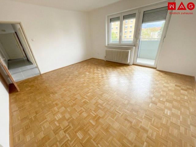 3 Zimmer Wohnung mit Balkon & Lift!