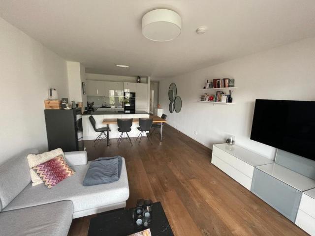 3 Zimmer Wohnung mit Balkon & Skyline View am Holbeinsteg