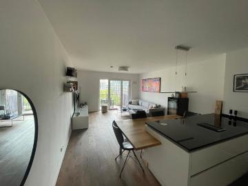 3 Zimmer Wohnung mit Balkon & Skyline View am Holbeinsteg