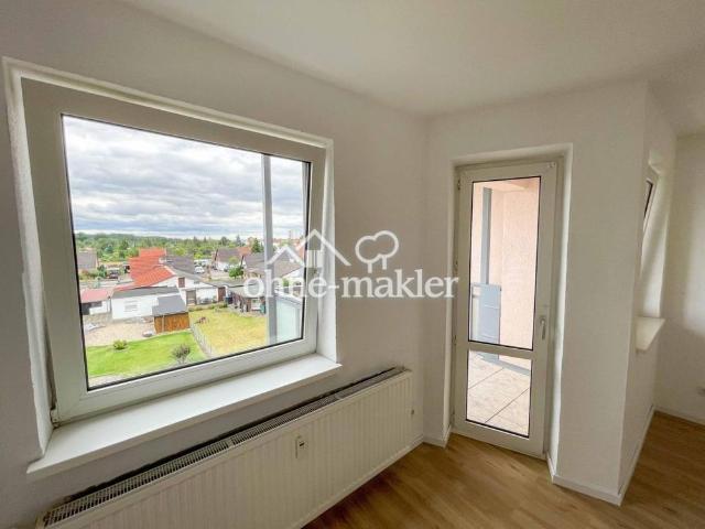 3 Zimmer Wohnung mit Balkon umfassend renoviert und bezugsfrei