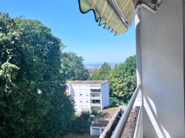 3 Zimmer Wohnung mit Balkon und Einbauküche in Karlsruhe Bergwald