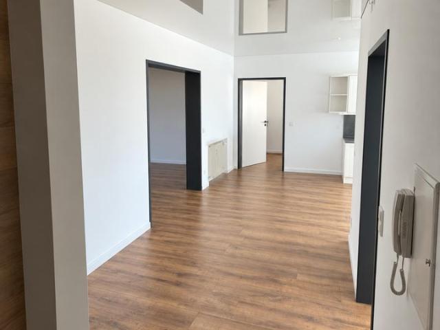 3 Zimmer Wohnung mit Balkon und Einzelgarage