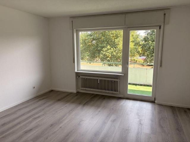 3 Zimmer Wohnung mit Balkon und Garage