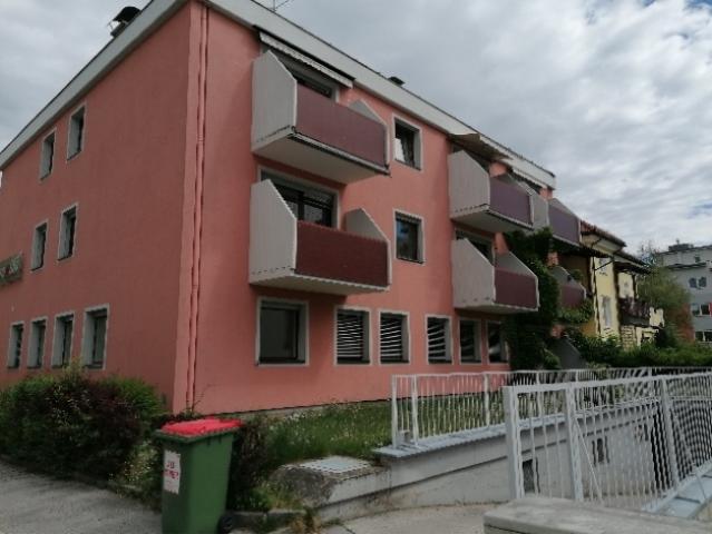 3 Zimmer Wohnung mit Balkon und Garage