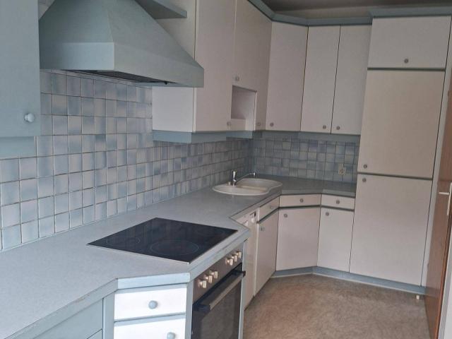 3 Zimmer Wohnung mit Balkon und Parkplatz