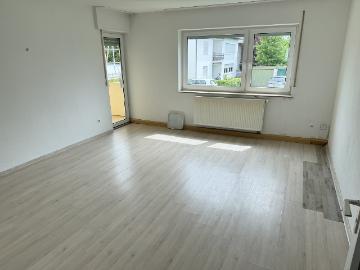 3 Zimmer Wohnung mit Balkon und Pkw Stellplatz
