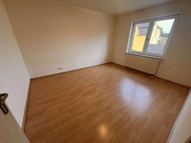 3 Zimmer Wohnung mit EBK und neuwertigen Bad in Pferrsee