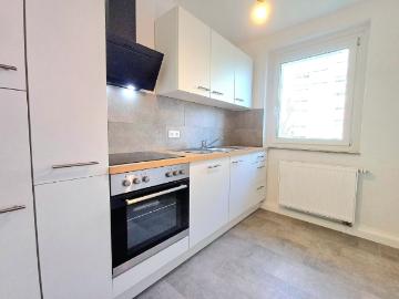3 Zimmer Wohnung mit Einbauküche!