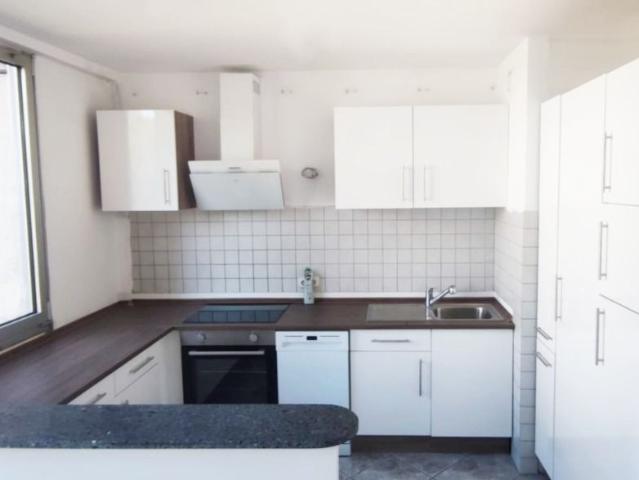3 Zimmer Wohnung mit Einbauküche und Balkon in Heimfeld