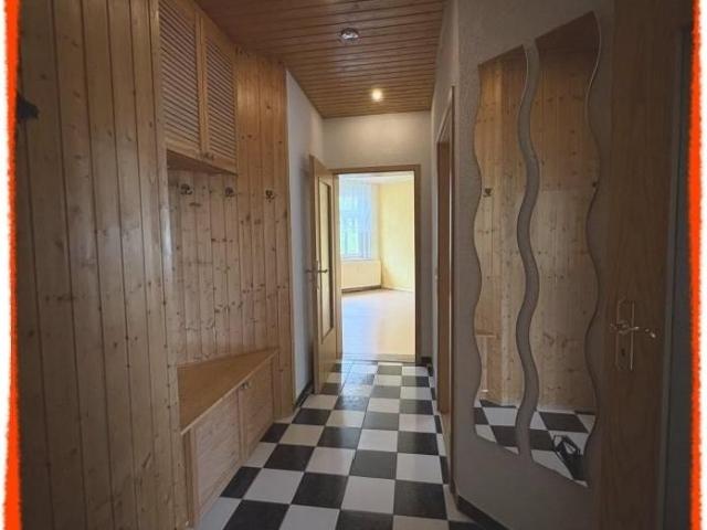 3 Zimmer Wohnung mit EINBAUKÜCHE und BALKON, klein und günstig, in Zwickau Marienthal zu vermieten!