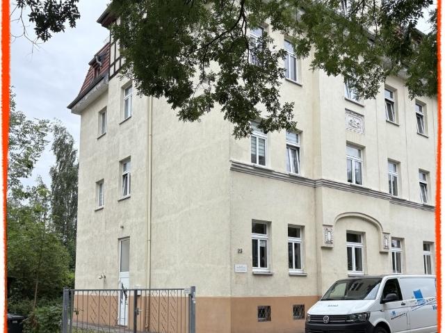3 Zimmer Wohnung mit EINBAUKÜCHE und BALKON, klein und günstig, in Zwickau Marienthal zu vermieten!