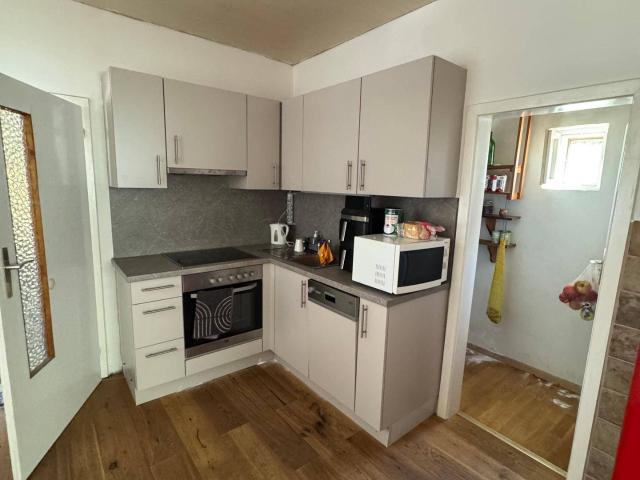 3 Zimmer Wohnung mit Einbauküche und Balkon