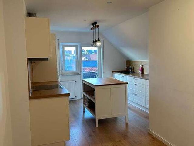 3 Zimmer Wohnung mit Einbauküche und Balkon