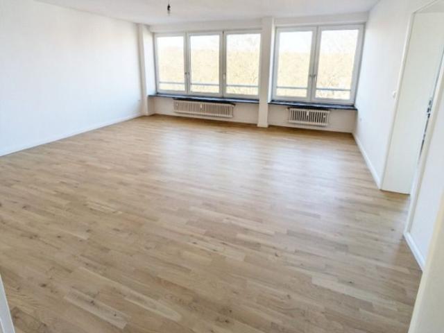 3 Zimmer Wohnung mit Einbauküche in Jenfeld