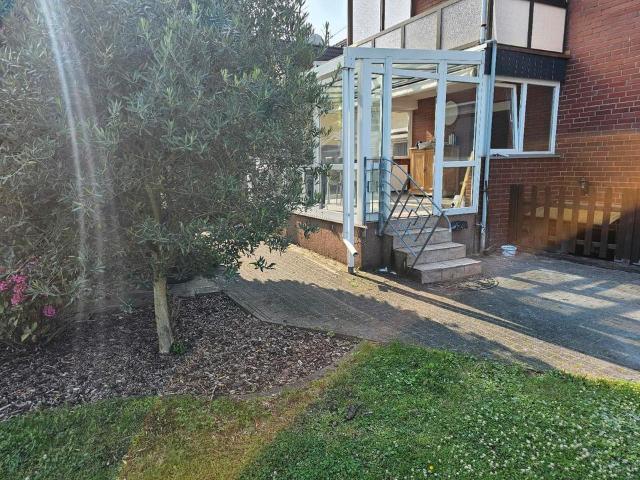 3 Zimmer Wohnung mit Gartennutzung in Köln Rondorf