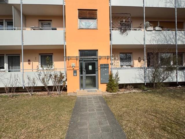 3 Zimmer Wohnung mit großem Balkon und Garage