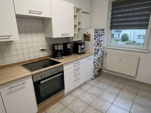 3 Zimmer Wohnung mit großem Balkon, Einbauküche und Stellplatz
