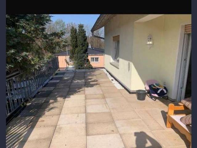 3 Zimmer Wohnung mit großer Terrasse und privatem Gartenanteil in Limeshain Rommelhausen