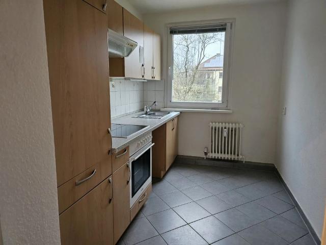 3 Zimmer Wohnung mit Loggia, 1. OG, Badewanne, kein Aufzug, Garage Nr. 5580.951