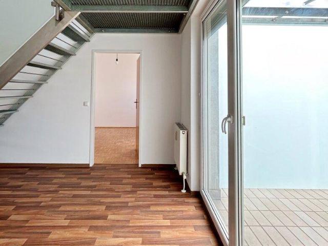 3 ZIMMER WOHNUNG MIT LOGGIA AM SCHWERTBERGER MARKTPLATZ! AB 01.09.2026 VERFÜGBAR!