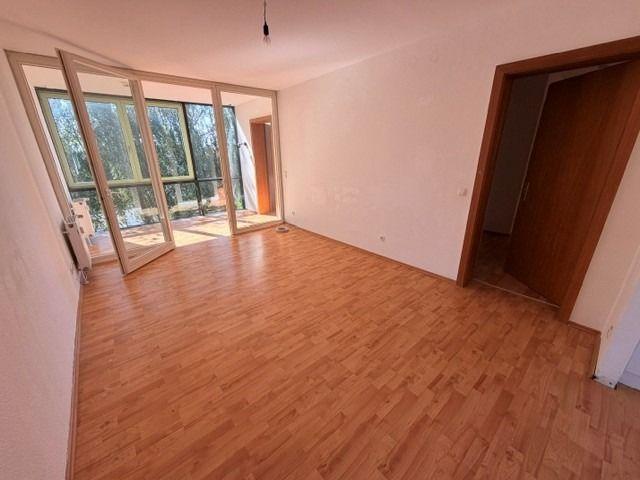 3 Zimmer Wohnung mit Loggia in grüner Lage!