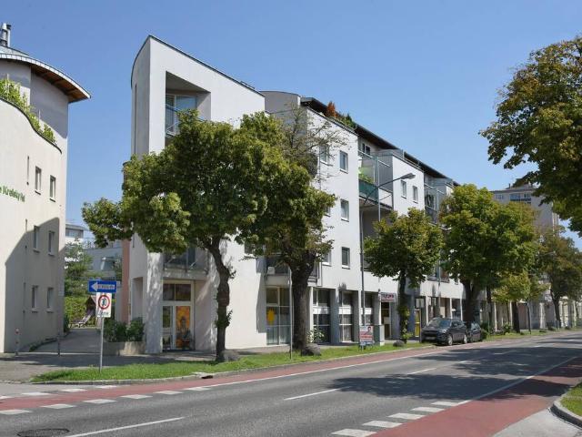 3 Zimmer Wohnung mit Loggia in zentraler Lage