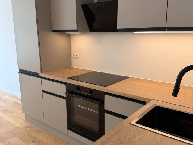 3 Zimmer Wohnung mit Loggia, Pool, Dachterrasse, Erstbezug nach Renovierung