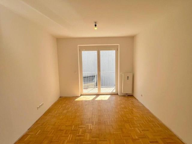 3 Zimmer Wohnung mit Loggia Provisionsfrei!