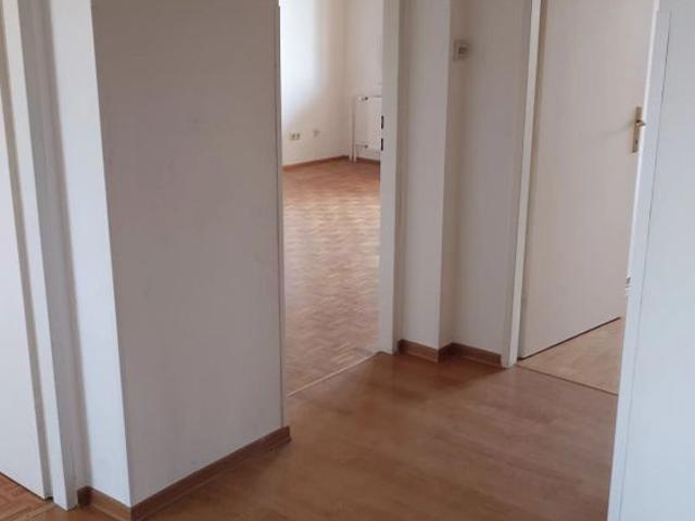 3 Zimmer Wohnung mit Loggia, Top 22