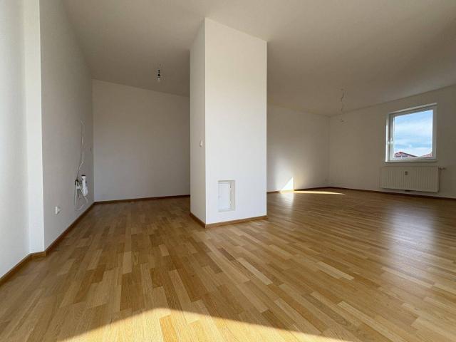 3 Zimmer Wohnung mit Loggia und Balkon befristet vermietet