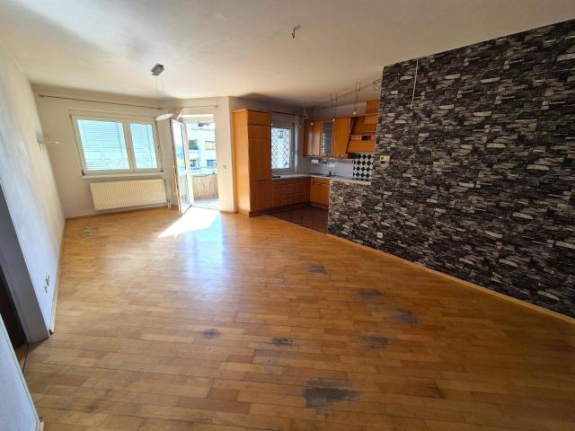 3 ZIMMER WOHNUNG MIT LOGGIA UND KFZ ABSTELLPLATZ