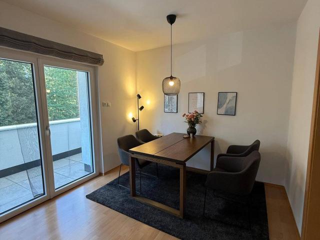 3 Zimmer Wohnung mit Loggia und 2 Parkplätzen in Traun ab November