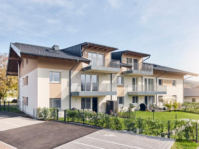 3 Zimmer Wohnung mit sonnigem Balkon und Tiefgarage