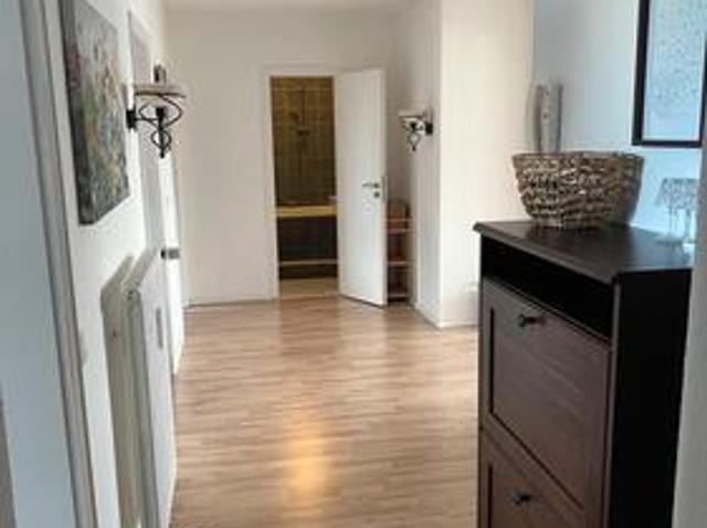 3 Zimmer Wohnung Nähe Sana Klinik Nähe S1 Haltestelle