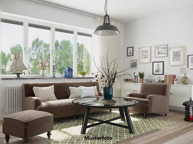 3 Zimmer Wohnung nebst Balkon