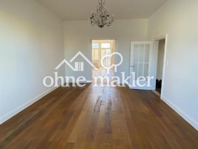 3 Zimmer Wohnung, Altbau mit Balkon und Einbauküche in Frankfurt am Main