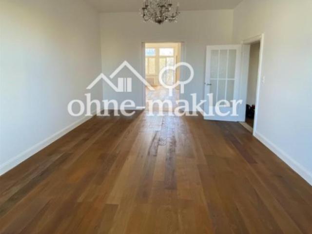 3 Zimmer Wohnung, Altbau mit Balkon und Einbauküche in Frankfurt am Main