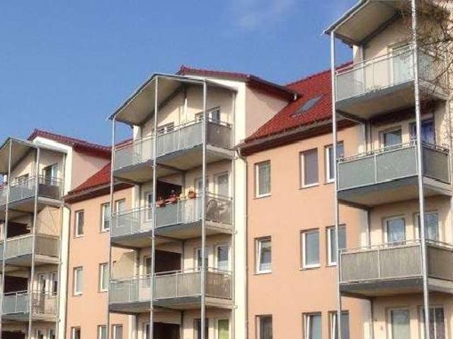 3 Zimmer Wohnung DG, Fußbodenheizung, 2 Balkone, in Finsterwalde