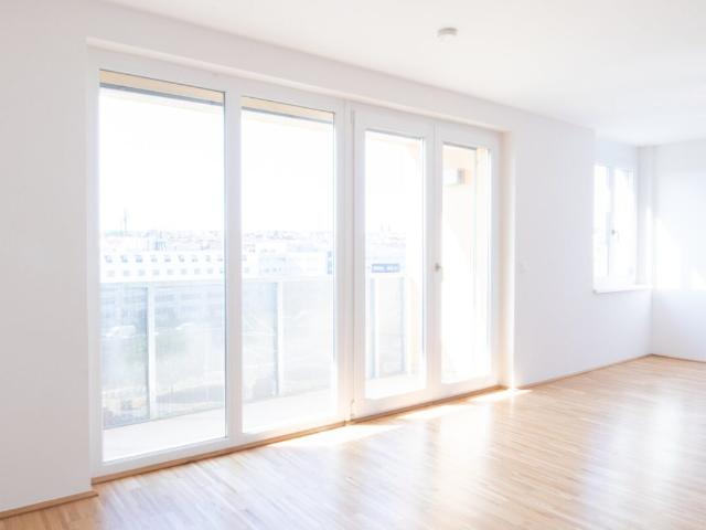 3 Zimmer Wohnung! Direkt bei U4+U6 Längenfeldgasse! Loggia! WG tauglich!