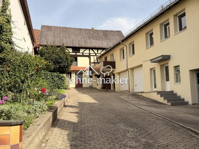 3 Zimmer Wohnung, EBK, Balkon, Garage